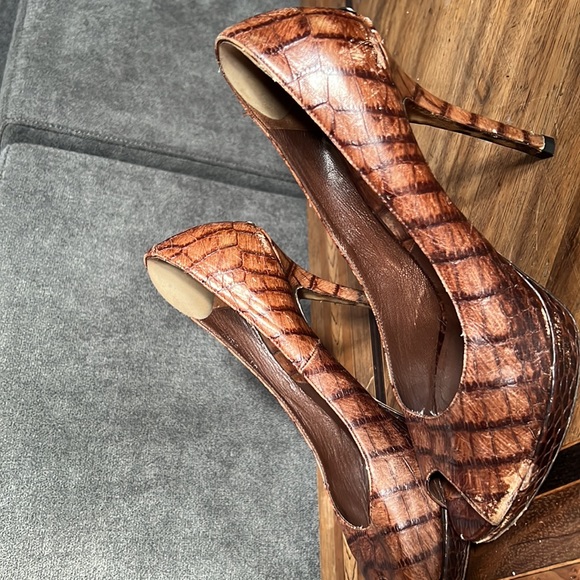 Christian Dior crocodile print heels - Picture 3 of 3